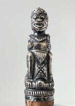 Zilveren Krisheft vermaakt tot Flessenstop Indonesië Keris, Verzenden