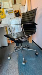 Zwarte bureaustoel in Eames-stijl – topstaat, Huis en Inrichting, Bureaustoelen, Zwart, Nieuw, Ophalen of Verzenden, Bureaustoel