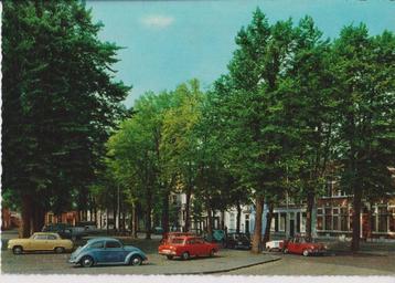 Oosterhout , De Heuvel, met auto's BMW 700 , Ford Taunus P4 beschikbaar voor biedingen