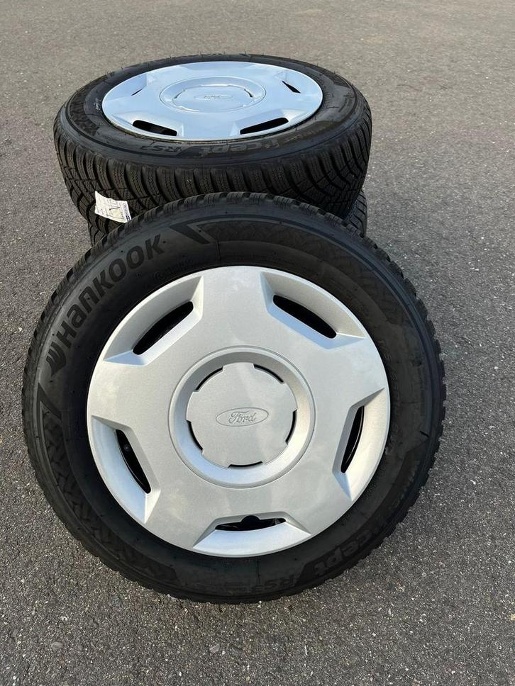 Winterset + Hankook winterbanden + Ford wieldoppen 175/65R14, Auto diversen, Overige Auto diversen, Ophalen