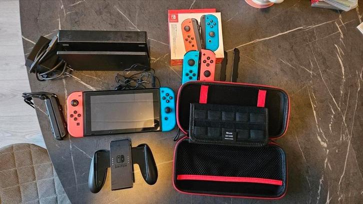 Nintendo Switch Compleet + Extra's!, Spelcomputers en Games, Games | Nintendo Switch, Zo goed als nieuw, Overige genres, Vanaf 7 jaar