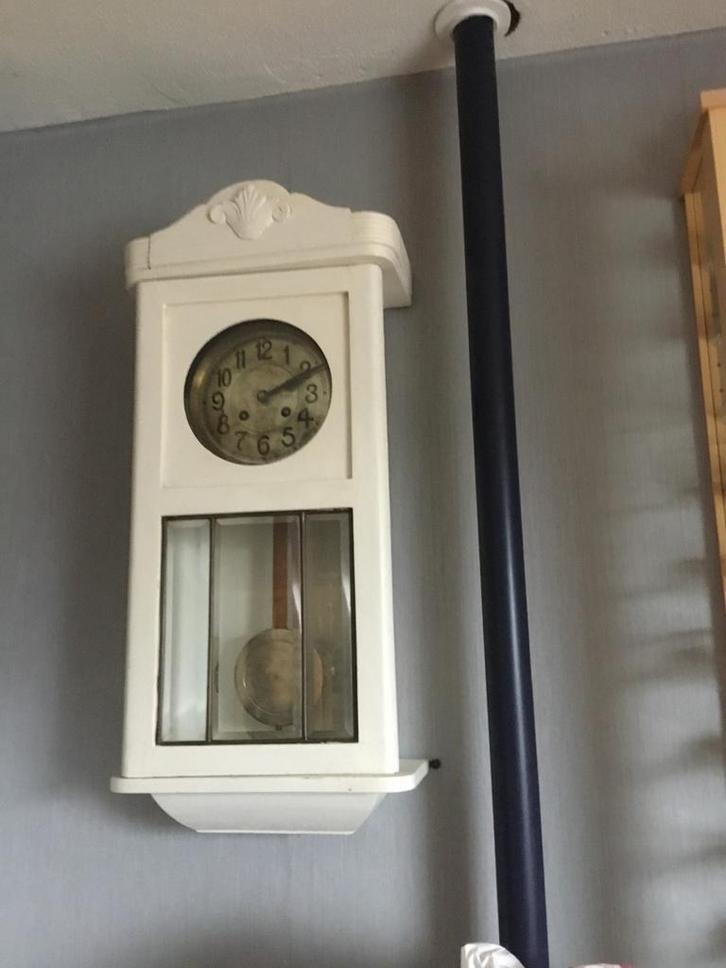 Antieke Witte Wandklok, Antiek en Kunst, Antiek | Klokken, Ophalen of Verzenden