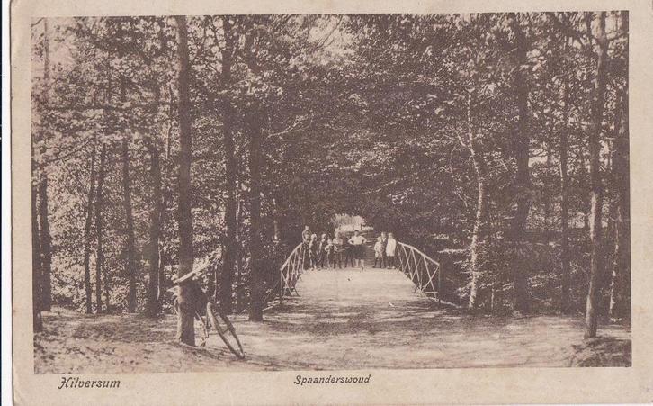 hilversum spaanderswoud  veel volk op bruggetje ca 1950, Verzamelen, Ansichtkaarten | Nederland, Noord-Brabant, Voor 1920, Ophalen of Verzenden