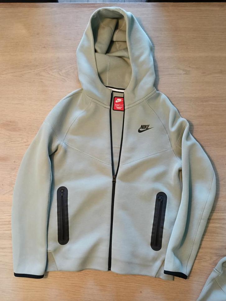 Ongedragen trainingspak van Nike Tech, Kinderen en Baby's, Kinderkleding | Maat 152, Nieuw, Jongen of Meisje, Ophalen