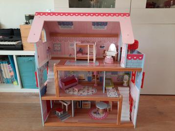 Houten poppenhuis, met meubels en mooie poppetjes van Haba beschikbaar voor biedingen