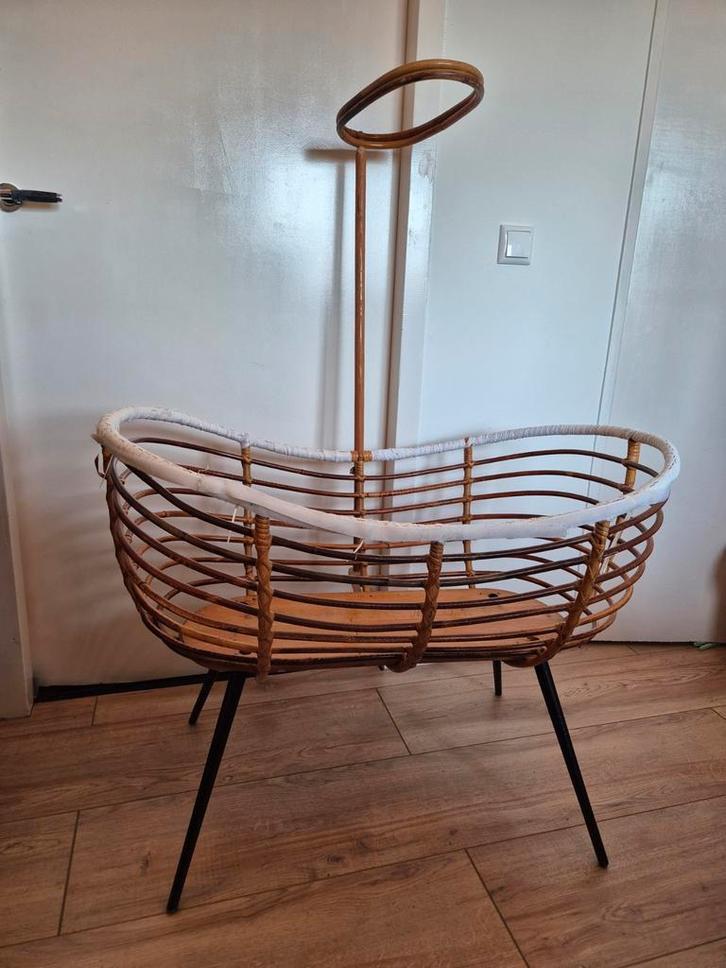 Houten wieg (met hemeltje), Kinderen en Baby's, Babywiegjes en Ledikanten, Gebruikt, Wieg, Ophalen