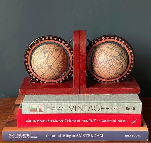 Vintage set boekensteunen globe, Antiek en Kunst, Curiosa en Brocante, Verzenden