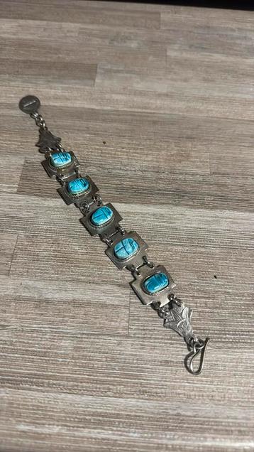 Antique armbandje beschikbaar voor biedingen