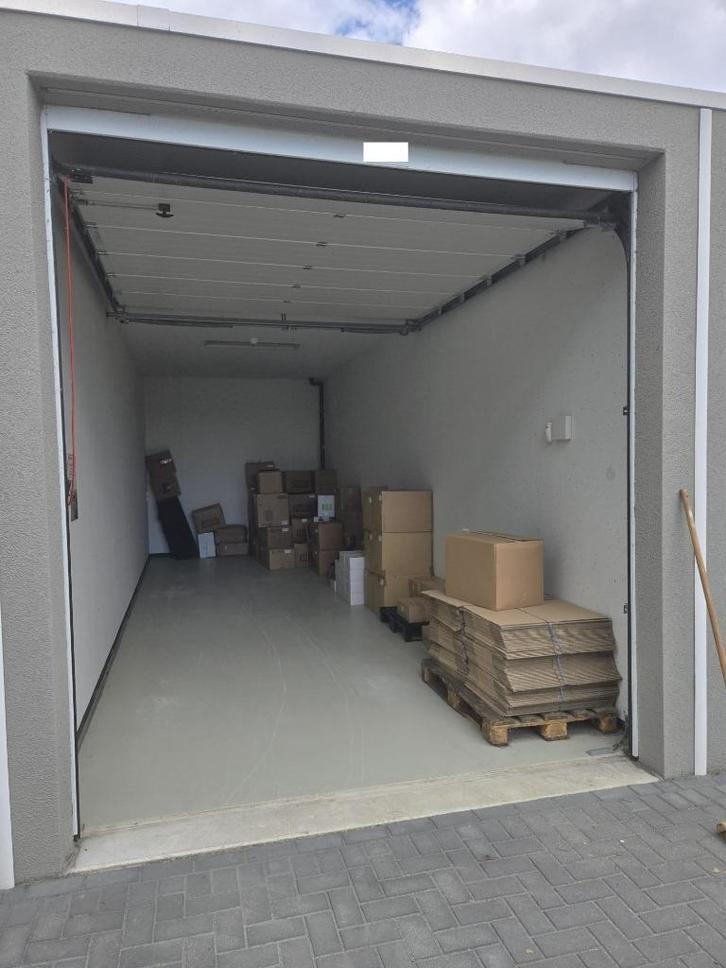 GARAGEBOX TE KOOP - 29m2 in PARK HEINENOORD ALS BELEGGING, Huizen en Kamers, Garages en Parkeerplaatsen, Zuid-Holland