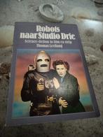 Thomas Leeflang - Robots naar studio drie, Ophalen of Verzenden, Gelezen, Thomas Leeflang