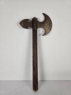 Strijdbijl middeleeuwen viking replica (?), hout en ijzer, Ophalen of Verzenden, Overige soorten, Overige gebieden, Overige typen