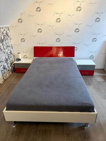 Bed Modern Design beschikbaar voor biedingen