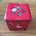 Vintage vierkant theeblik blik rood flamingo (9,5x9,5x10 cm), Verzamelen, Blikken, Ophalen of Verzenden, Gebruikt, Thee
