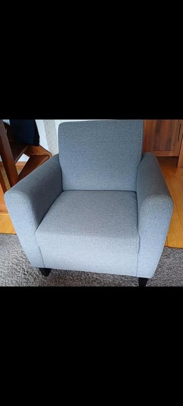 2 Grijze Fauteuils - Comfortabel en Stijlvol beschikbaar voor biedingen