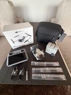 DJI Mini 4 Pro Fly More Combo (RC2) – Nieuwstaat – Garantie, Ophalen of Verzenden, Zo goed als nieuw, Drone met camera