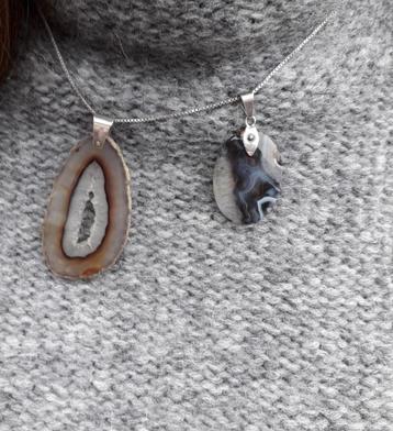 Zilveren ketting( 835) met antieke hangers (echt Agaat) 835S beschikbaar voor biedingen