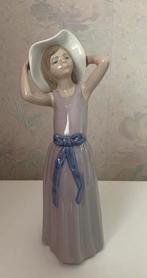 Lladro porselein, Verzamelen, Beelden en Beeldjes, Verzenden, Zo goed als nieuw, Mens