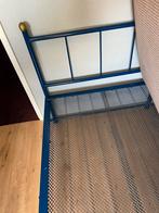 Stevig, authentiek, metalen bed met spiraalbodem, Huis en Inrichting, Ophalen, 90 cm, Eenpersoons, Blauw