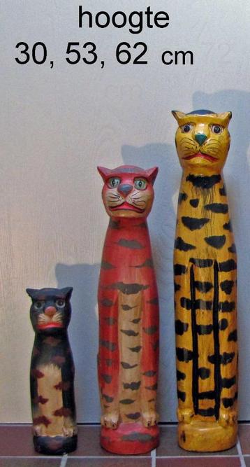 Set van 3 grote houten poezen beschikbaar voor biedingen