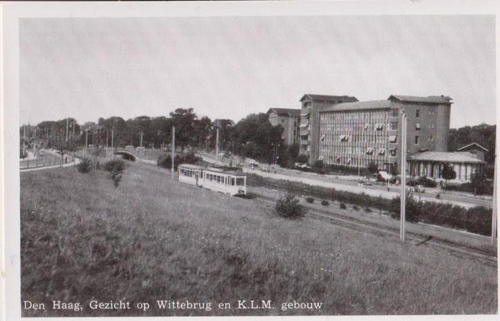 Den Haag , Wittebrug en KLM gebouw , tram, Verzamelen, Ansichtkaarten | Nederland, Ongelopen, Zuid-Holland, Ophalen of Verzenden