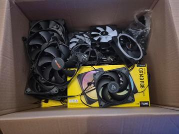 Partij Fans zowel met en zonder (A)RGB + ICUE Fan/Onderdelen beschikbaar voor biedingen