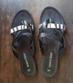 Marco Tozzi slippers,zwart/wit,leuke details.Mt.40.Als nieuw, Kleding | Dames, Schoenen, Marco Tozzi, Slippers, Ophalen of Verzenden