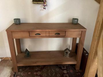 Sidetable / kastje met 2 lades beschikbaar voor biedingen