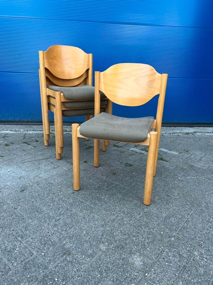 36 vintage houten schoolstoelen met zachte grijze zitting, Huis en Inrichting, Stoelen, Zo goed als nieuw, Vijf, Zes of meer stoelen