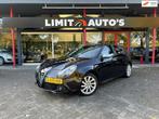 Alfa Romeo Giulietta 1.4 T Distinctive/Aut/Leer/Navi/Climate, Auto's, Alfa Romeo, 4 cilinders, Zwart, Bedrijf, 19 km/l