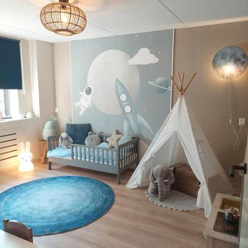 Ruimte/astronaut thema kinderkamer beschikbaar voor biedingen