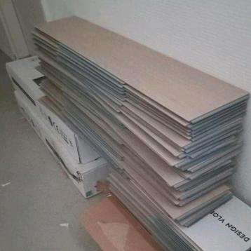 Ca. 10 m2 visgraat kliklaminaat beschikbaar voor biedingen