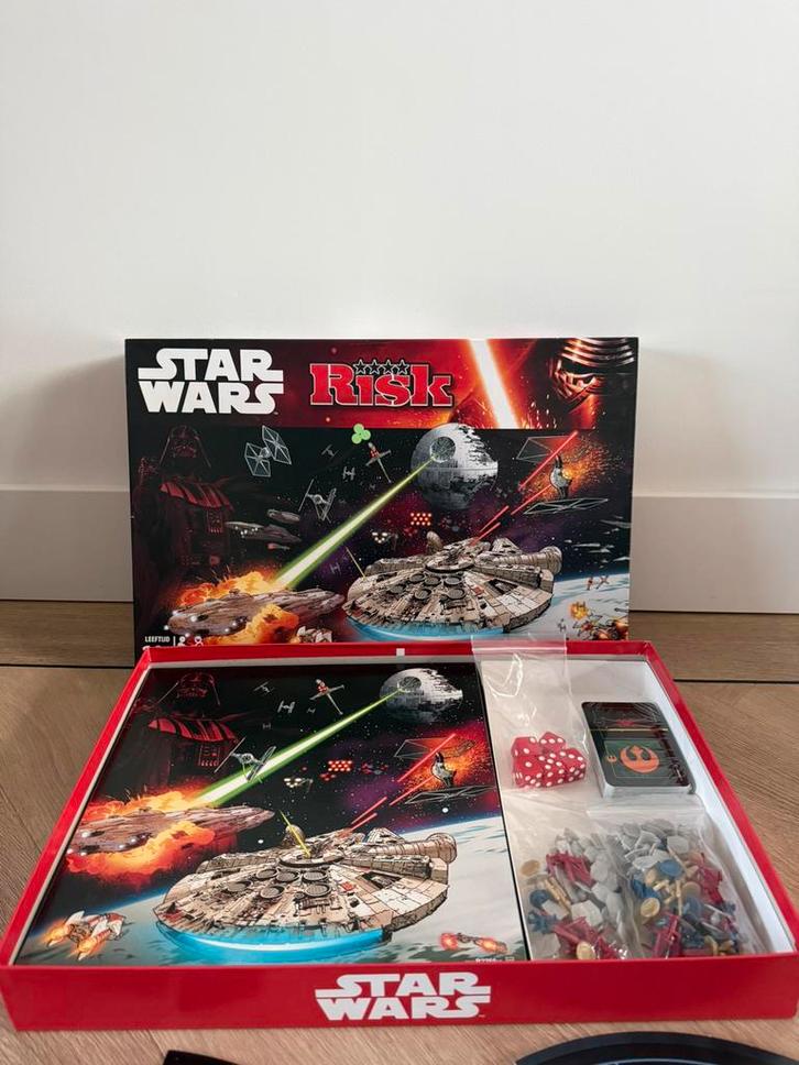 Te koop: Star Wars Risk - Leuk bordspel!, Hobby en Vrije tijd, Gezelschapsspellen | Bordspellen, Zo goed als nieuw, Een of twee spelers