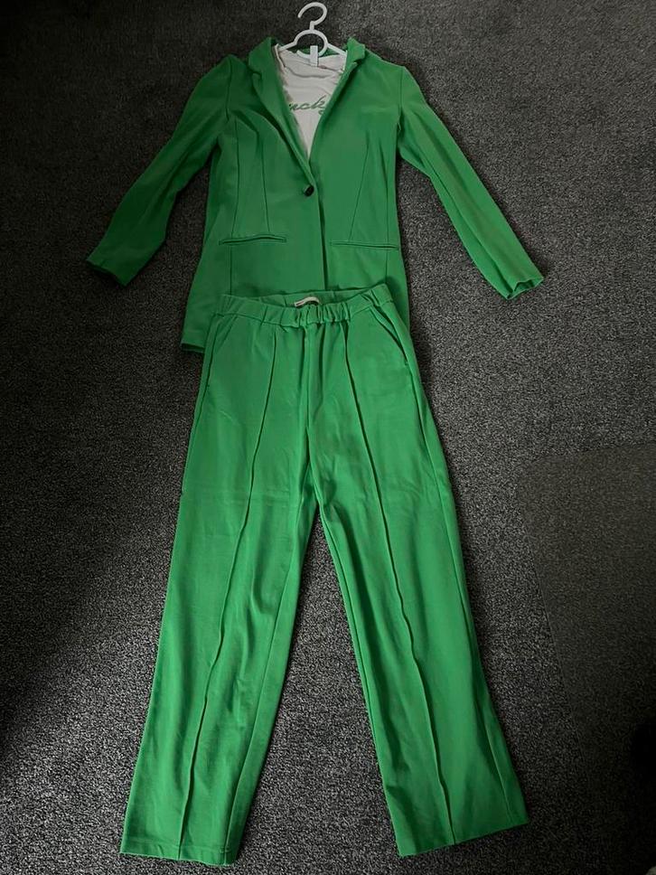 Te koop super mooi pak compleet!, Kinderen en Baby's, Kinderkleding | Maat 158, Zo goed als nieuw, Ophalen of Verzenden