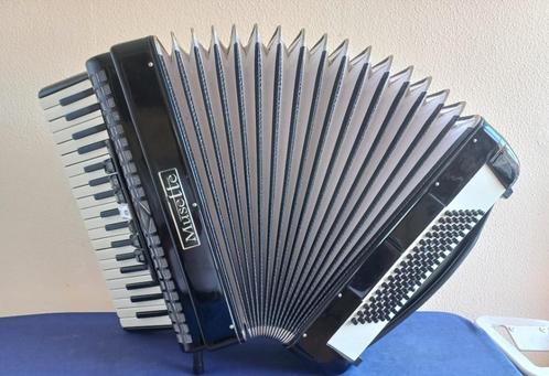 Musette 96 bas 3 korig, Muziek en Instrumenten, Accordeons, Zo goed als nieuw, 96-bas, Overige merken, Met koffer, Met riemen