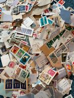 Postzegels ongesorteerd wereldmix, Postzegels en Munten, Postzegels | Volle albums en Verzamelingen, Ophalen of Verzenden, Nederland en Buitenland