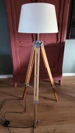 Staande lamp - hout -, Huis en Inrichting, Lampen | Vloerlampen, Ophalen of Verzenden, Zo goed als nieuw, 150 tot 200 cm