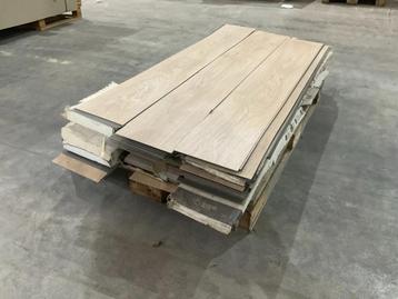 Laminaat 132,5cm beschikbaar voor biedingen