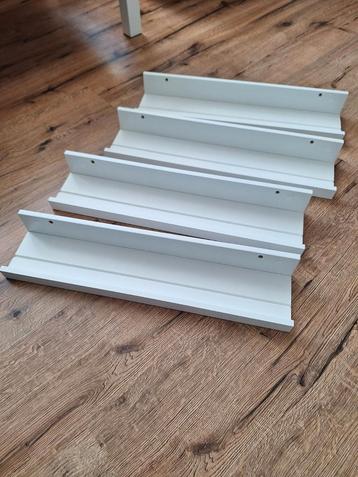 4x Wandplank shelf Mosslanda ikea 55cm beschikbaar voor biedingen