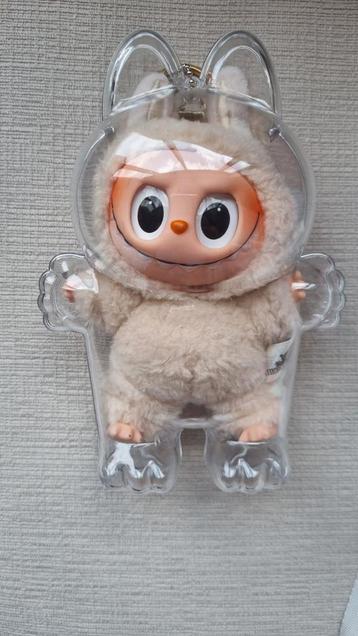 Labubu hard en soft case.  beschikbaar voor biedingen
