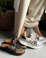 Tango, Ophalen of Verzenden, Zo goed als nieuw, Sneakers of Gympen