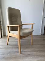 Comfortabele senioren stoel, Ophalen, Gebruikt, Wit, Hout