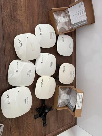 Aruba Access Points (8 stuks) met Montage Kits beschikbaar voor biedingen