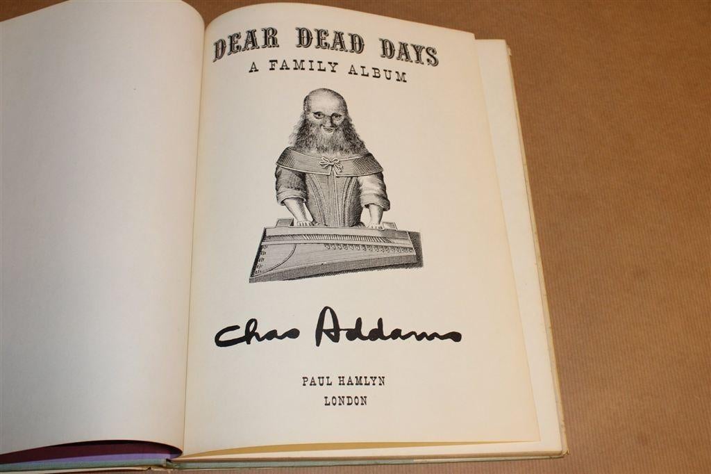 Charles Addams: De Addams Family [1959] — Een Familiealbum, Ophalen of Verzenden, Gelezen