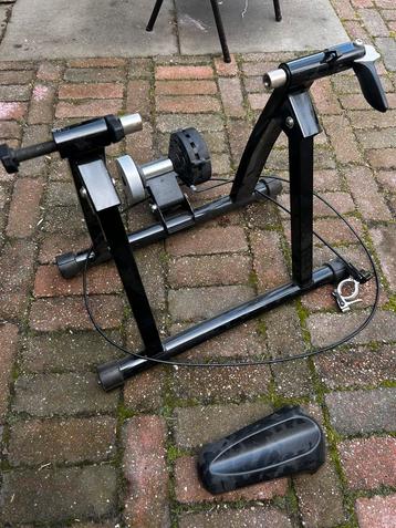 Splinternieuwe fiets trainer 0x gebruikt beschikbaar voor biedingen