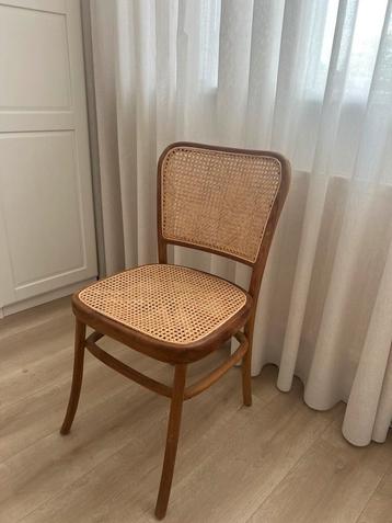 Rotan stoel beschikbaar voor biedingen
