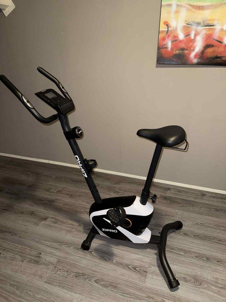 BEAT RS Zipro exercise bike, Sport en Fitness, Fitnessapparatuur, Gebruikt, Hometrainer, Benen, Buik, Metaal, Ophalen