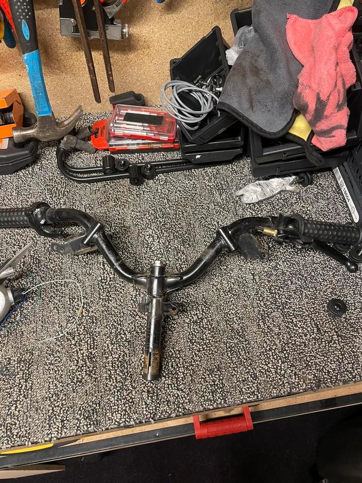 Piaggio zip 2000 stuur, Fietsen en Brommers, Brommeronderdelen | Scooters, Piaggio, Ophalen of Verzenden