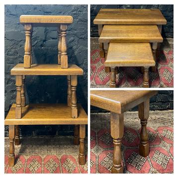 Gave vintage brutalist mimiset 3 eiken tafeltjes beschikbaar voor biedingen