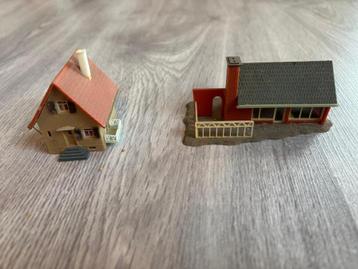 2x Faller N-schaal bakstenen huisjes beschikbaar voor biedingen