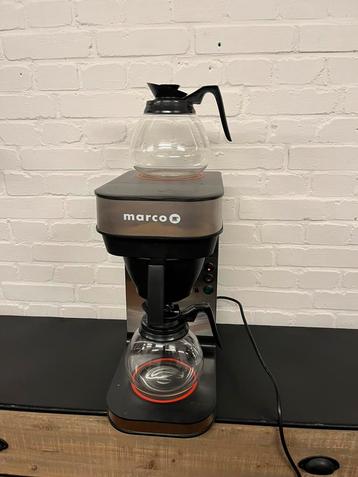 Schenk en serveer koffiemachine beschikbaar voor biedingen